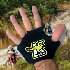 Protectores Kangru de Palma de Mano
